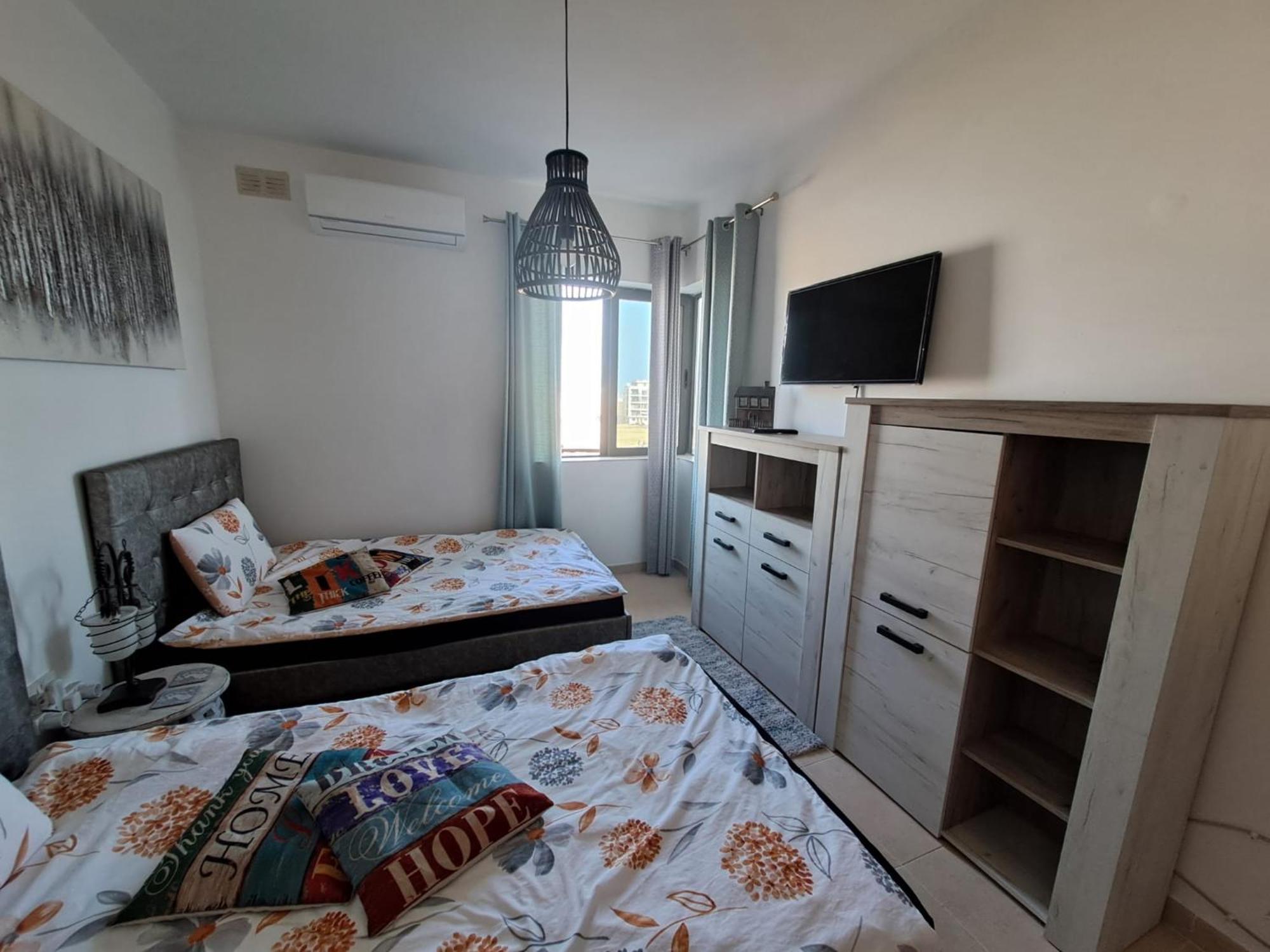 Sunshine Court Budget St. Paul's Bay Exteriér fotografie